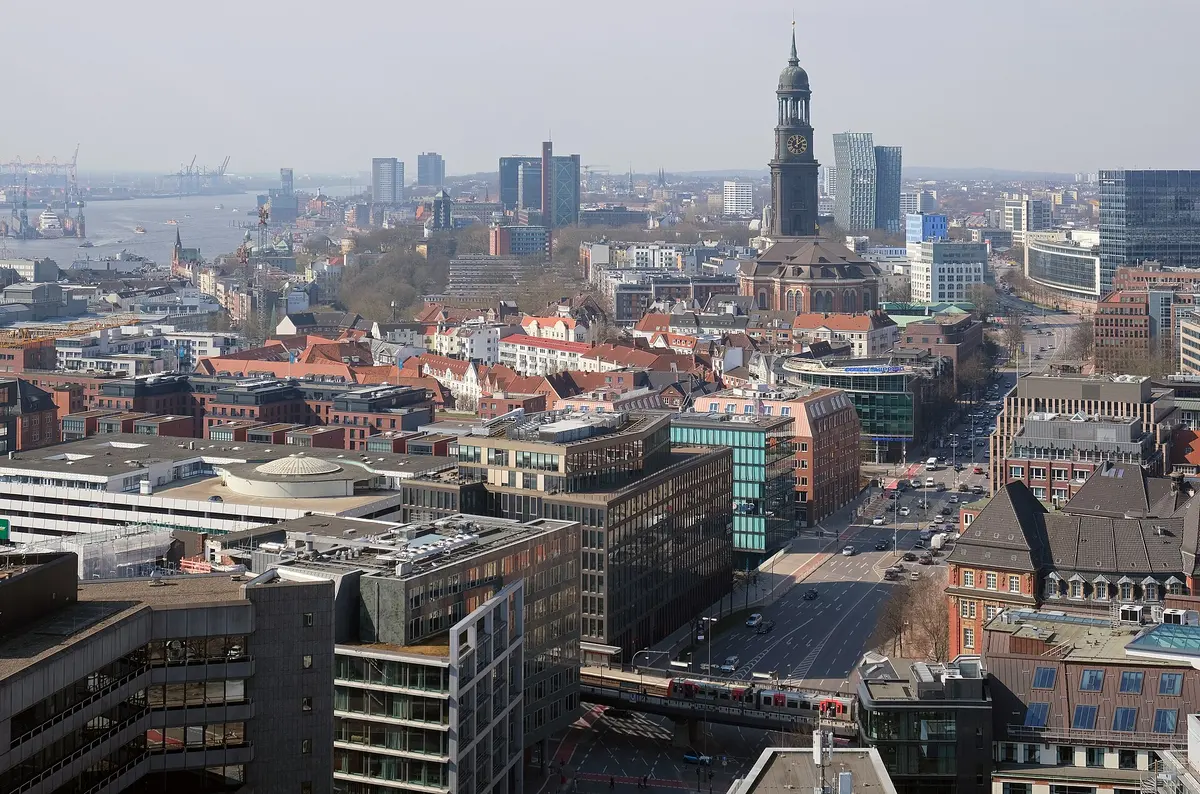Hamburg – Direktfahrt & Expresstransport